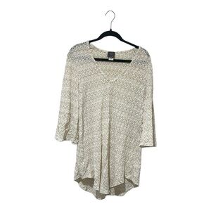 Elif by Jordan Taylor Gray White Metallic Knit‎ Asymmetrical 3/4 Sleeve Blouse L